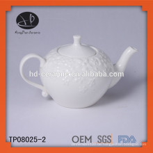 Weiße Porzellan-Teekanne 650ml, geprägte Keramik-Teekanne mit Deckel, geprägte Teekanne